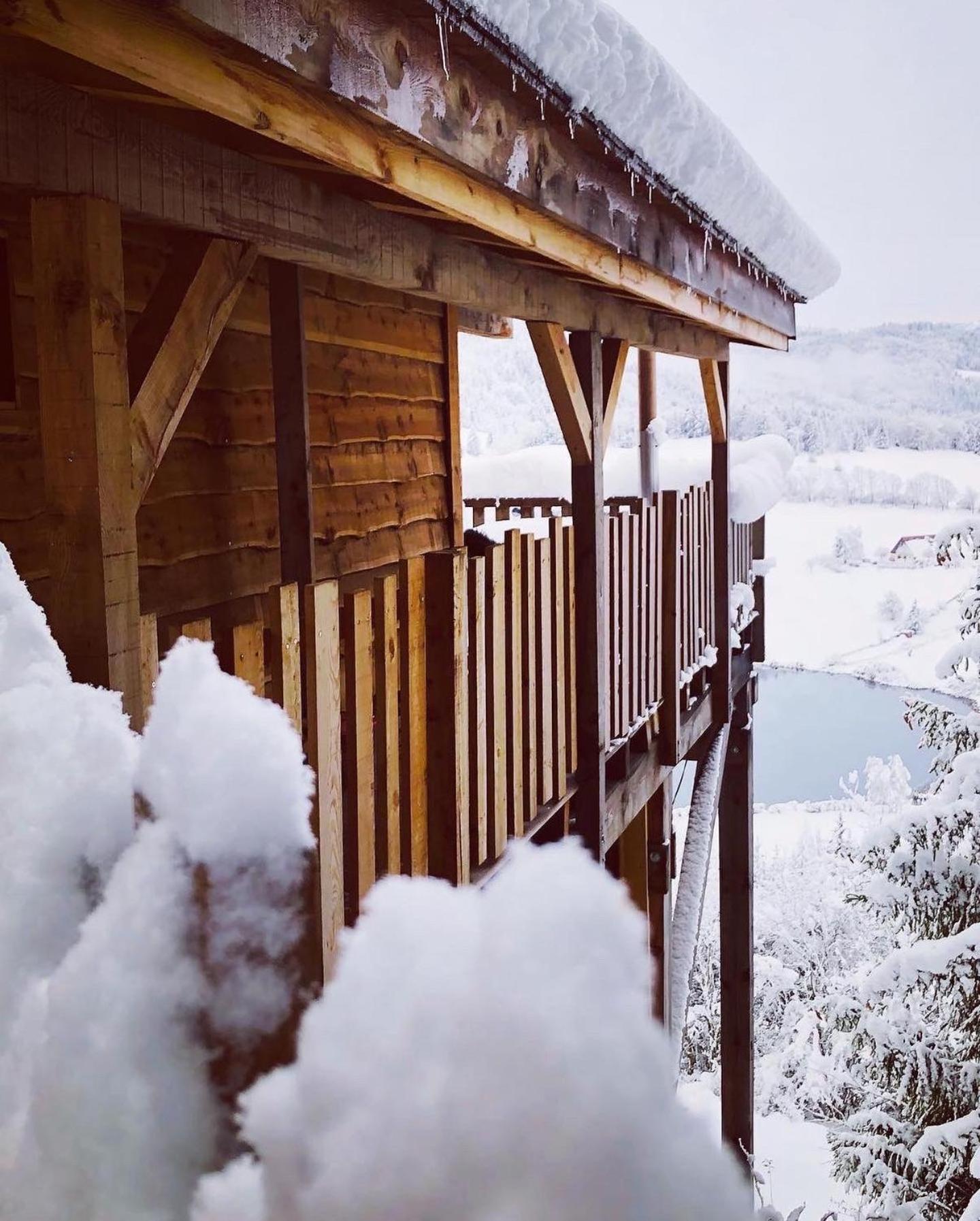 La-Haut Cabanes Perchees La Thuile Buitenkant foto